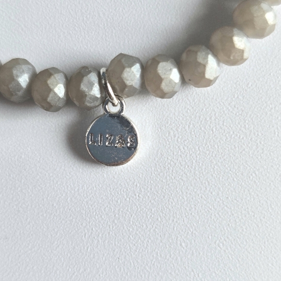 Liza Jewelry Nashville Bracelet Matte Taupe Grey 6 mm - Picture 3 of 3